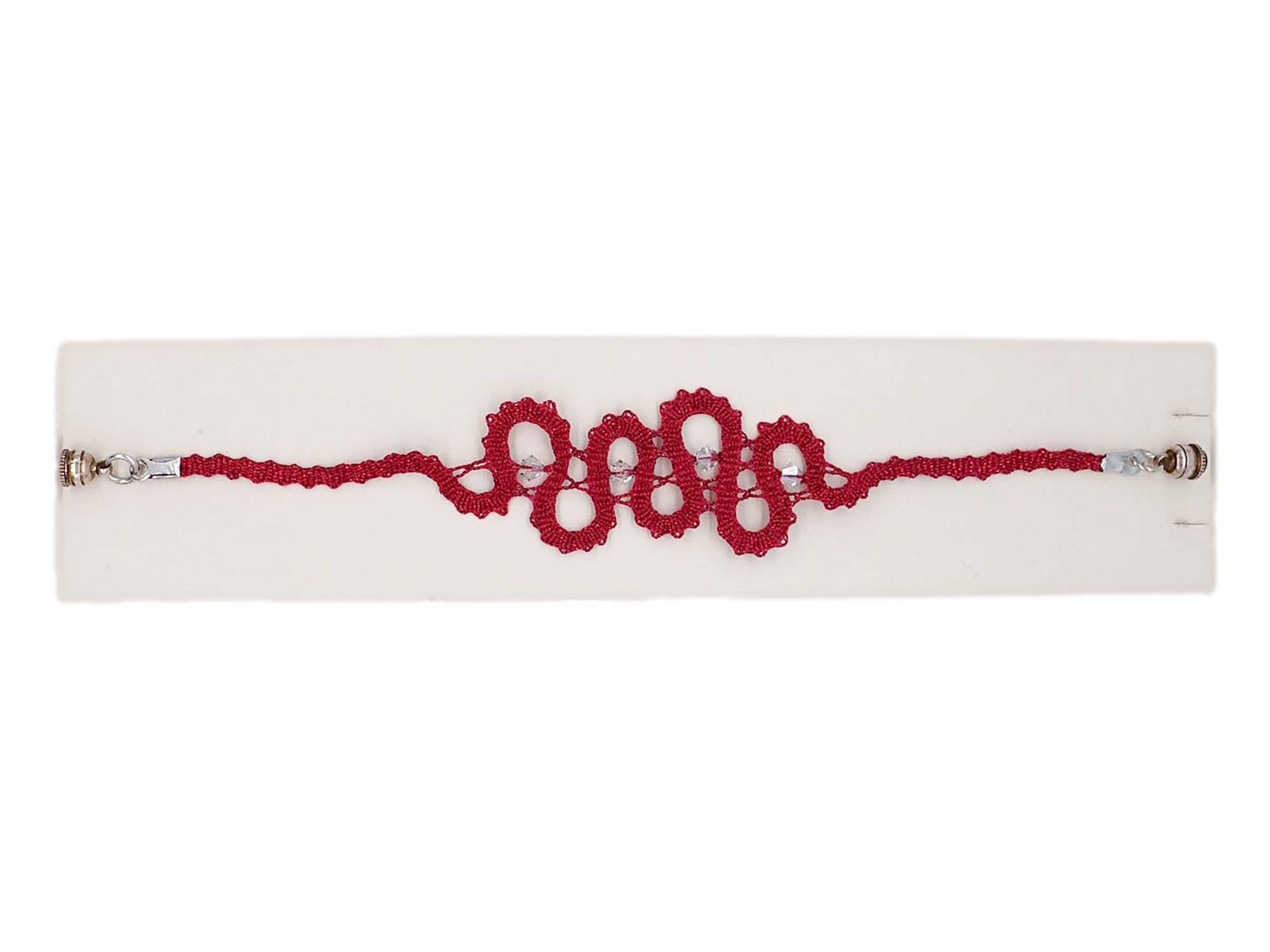 Klekljana čipka rdeča nakit zapestnica Idrija tradicija Slovenija Etno Skrina