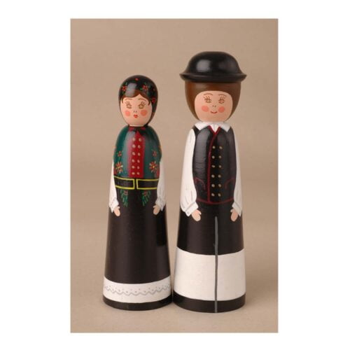 REZIJA Tradicija s posluhom slovenska ljudska noša etno galerija skrina leseno darilo spredaj