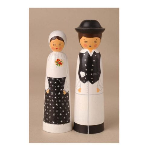 pomurje etno galerija darilo Tradicija s posluhom slovenska ljudska noša les spredaj