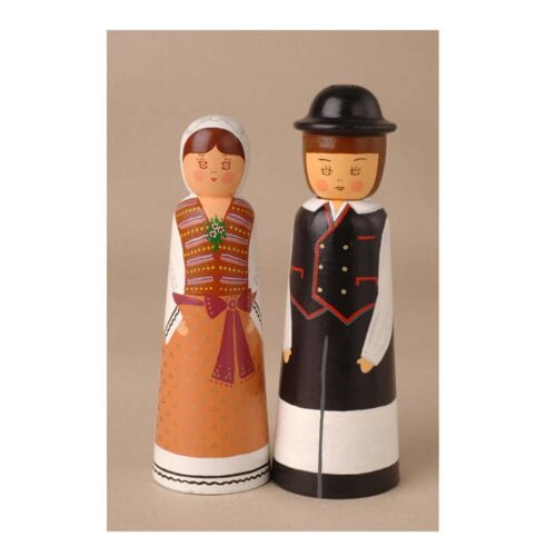 primorska Etno galerija skrina Tradicija s posluhom slovenska ljudska noša izdelek iz lesa