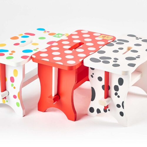 Etno galerija skrina Tradicija s posluhom sestavljive pručke dva dalmatinca in mušnica